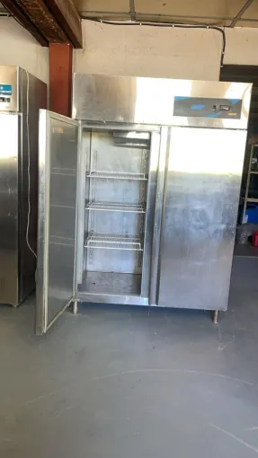 ❄️ Frigo professionnel 2 portes – Bon état, prix canon : 700 € seulement, Marseille, F.C PRO